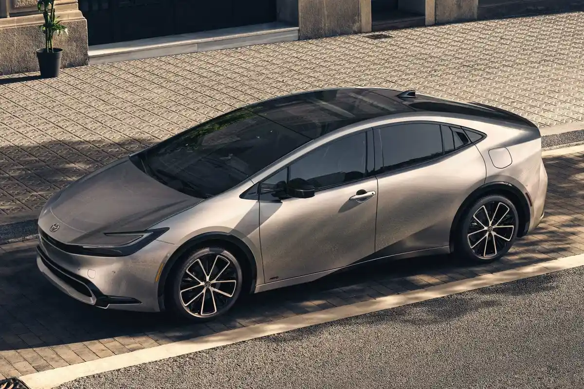Batterilevetid i hybridbiler: Hvor længe holder de, og hvorfor vinder de over elbiler?