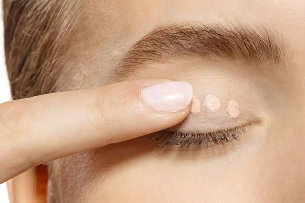 Makeup til større øjne: Sådan ånder du liv i din blik med en enkel teknik