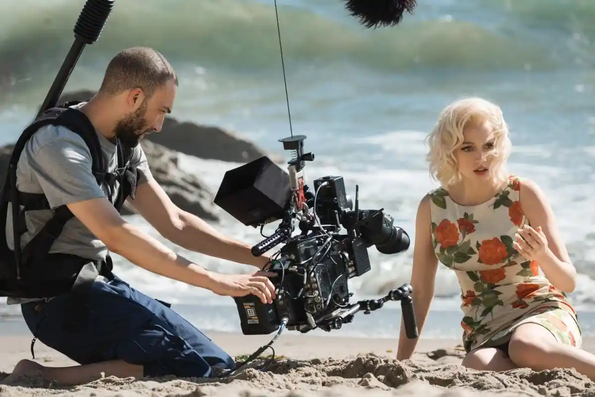 Netflix film Blond: En dristig biografi, der tager skærmen med storm