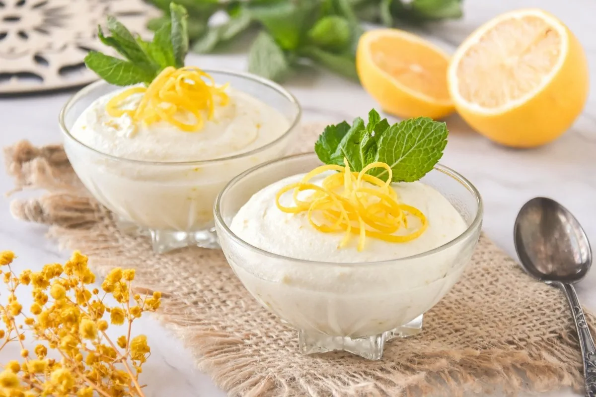 Sukkerfri citronmousse: Lav en lækker dessert med kun 5 ingredienser